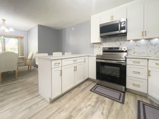 Photo - 340 Knotty Pine Cir Unidad B2