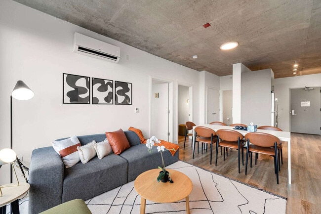 Building Photo - 853 W Blackhawk St Unit FL6-ID1466136P