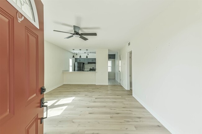 Photo - 5922 Fairdale Ln Unit C