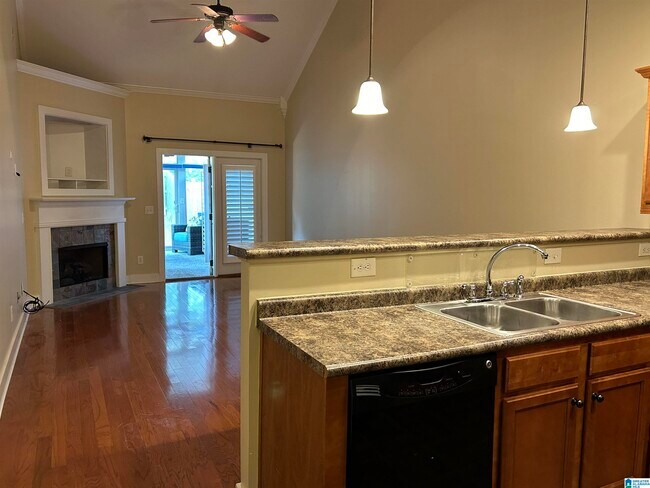 Photo - 122 Singapore Cir