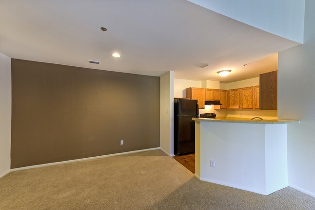 Photo - Columbia Commons