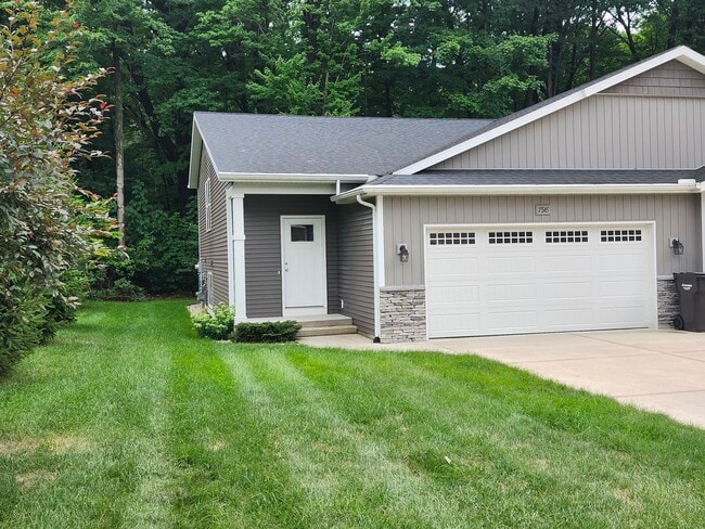 Building Photo - 798 Weatherwood Dr SE Unit 798 Rental