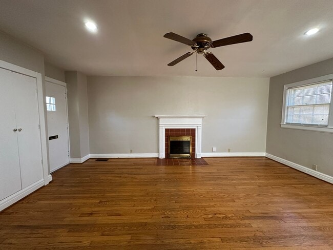 Photo - Coming Soon! Charming 1 BR House, 6 min from UK! New Flooring & Paint, Fenced Backyard, Pets Ok!