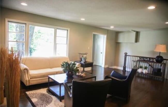 Photo - 4200 W 55th St