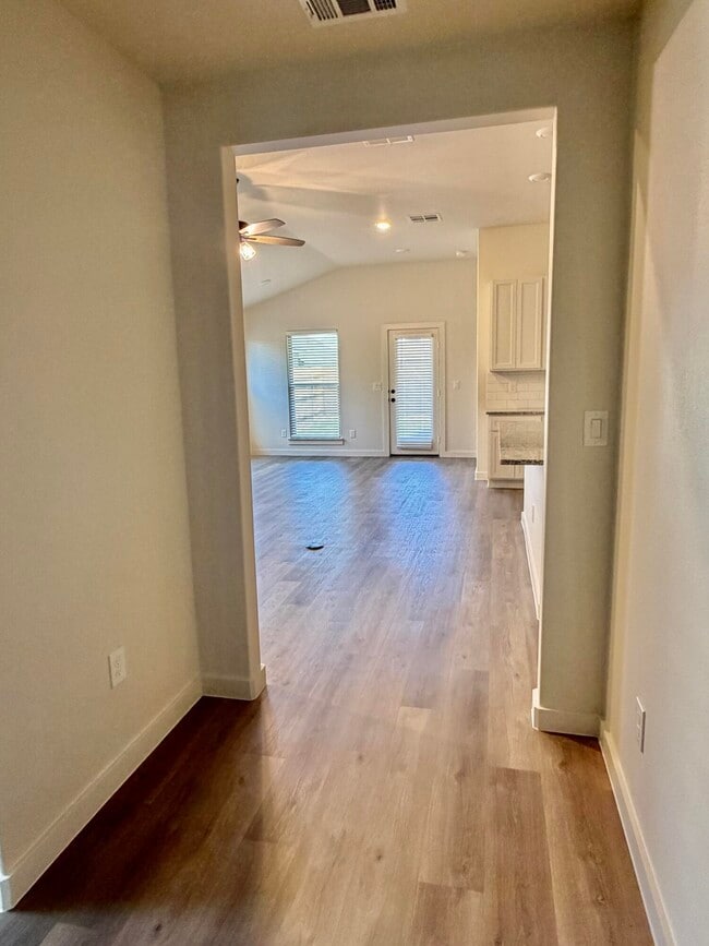 Photo - 2408 Aberdeen Ave