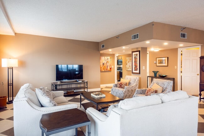 Photo - 355 S Broadway Unit 305