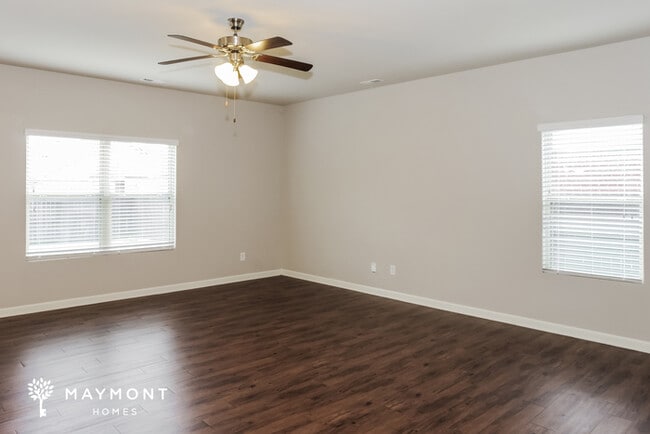 Photo - 30074 Glenrose Way