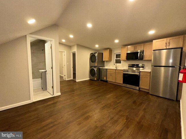 Photo - 936 Oakmont St