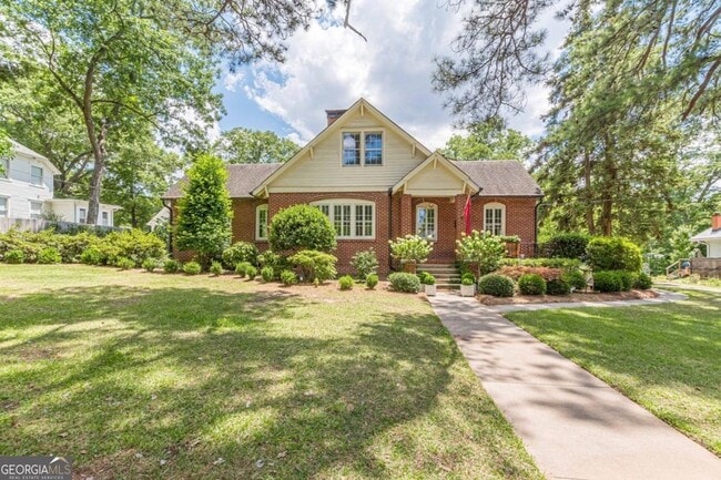 Photo - 1878 Cambridge Ave