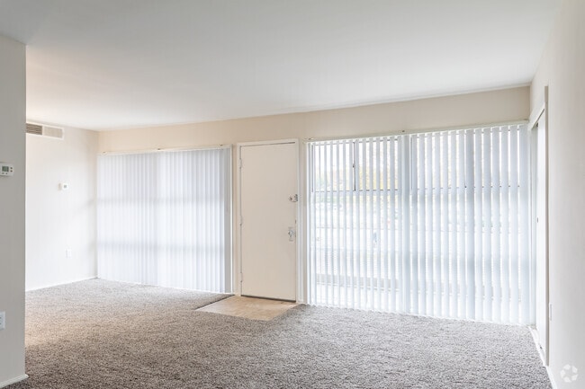 2HAB, 1BA - 689SF