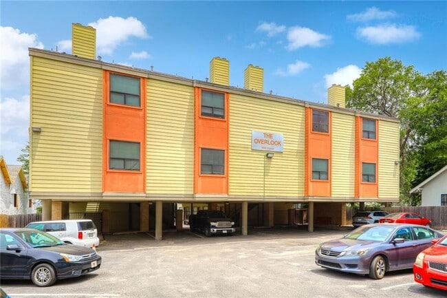 Building Photo - 908 Poplar St Unit 105 Rental