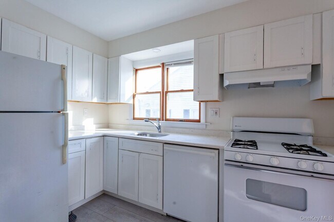 Photo - 55 Holland Ave Unit Top Floor