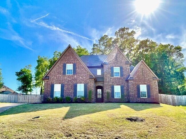 Building Photo - Now Leasing A 5 Bedroom 3 Bath Home In Oli...