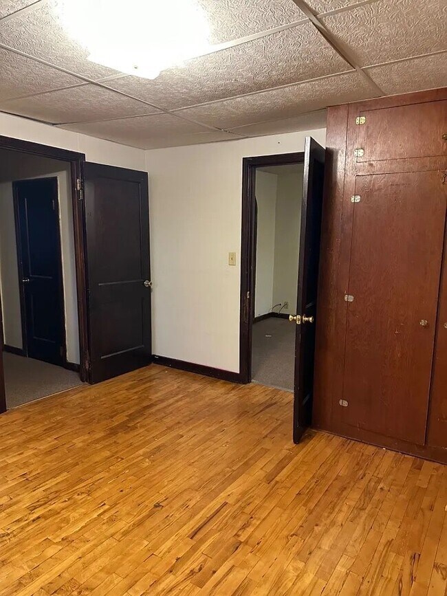 206 S Pacific St Unit 5 Upstairs