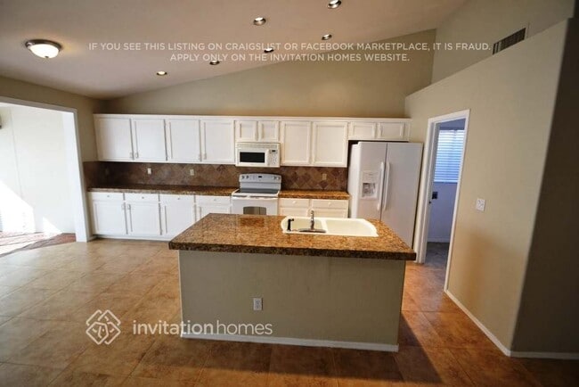 Photo - 1669 E Golden Ln