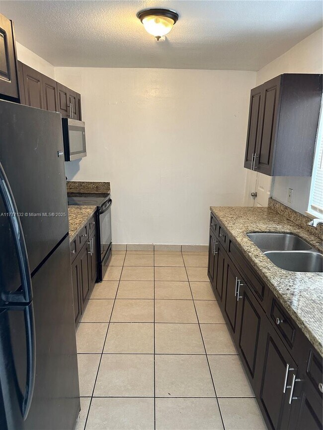 Photo - 210 NW 18th St