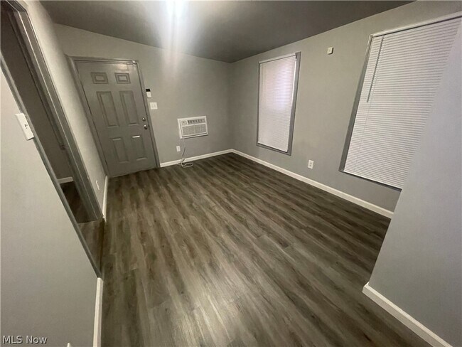 Building Photo - 12007 Beulah Ave Unit down