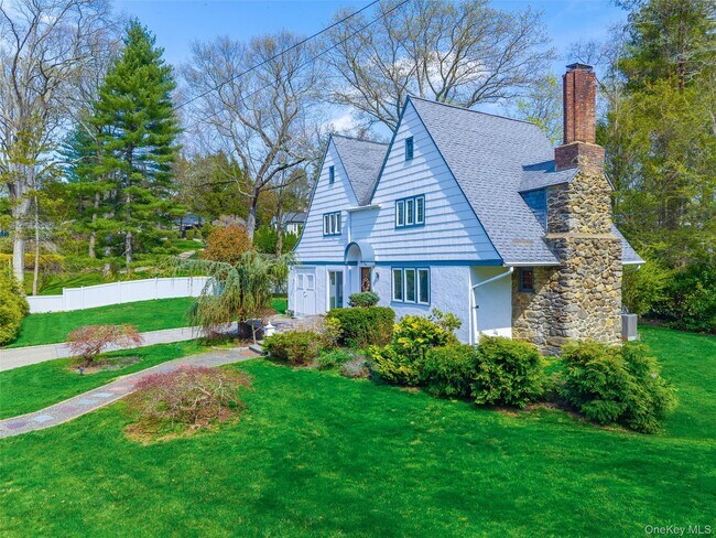 Photo - 166 Valley Stream Rd E