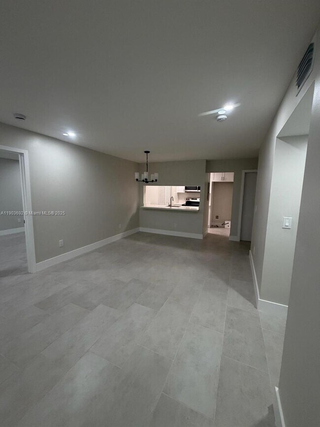 Photo - 9716 Hammocks Blvd Unidad 201-34