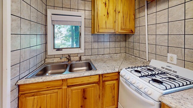 Photo - Wood St. Duplex (2818/2822) Unit 2818