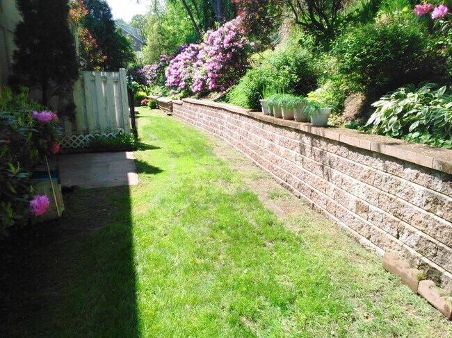 Photo - 145 Windwood Dr