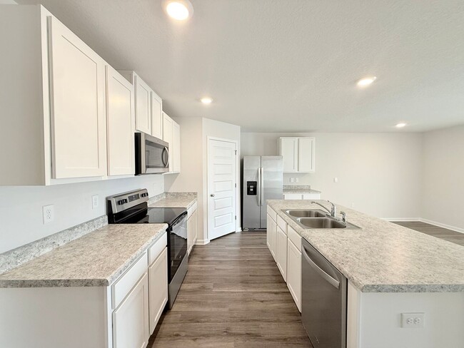 Photo - 4-Bedroom Home - Woodlands