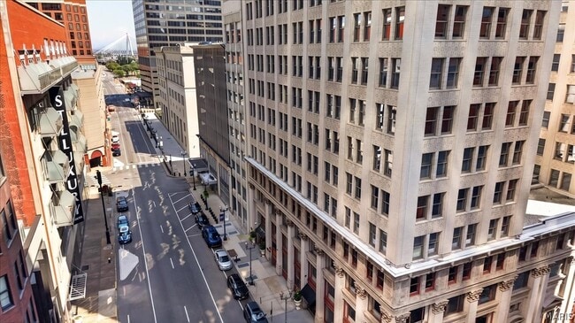 Building Photo - 300-314 N Broadway Unit 1405