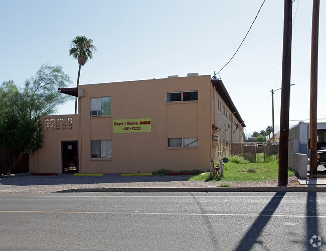 Photo - Bellevue Manor