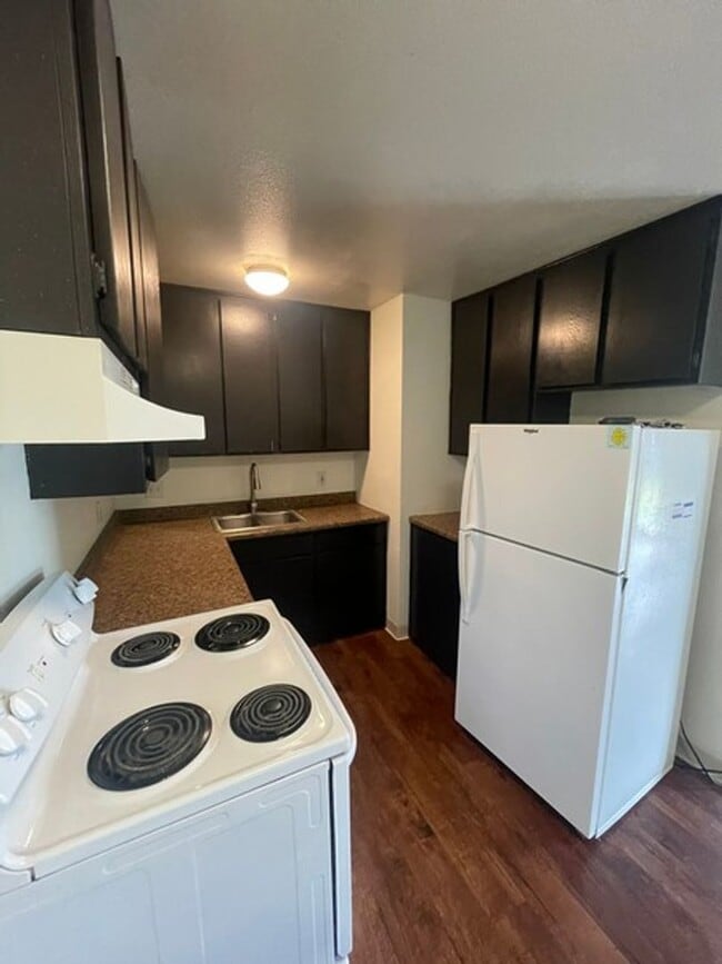Photo - Gorgeous 3 bedroom / 2 bath & 1 car garage Unit 1