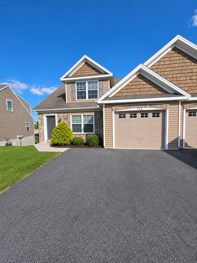 172 Randolph Dr