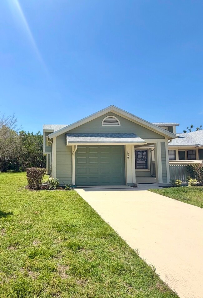 Photo - 1590 SE Dewberry Ct