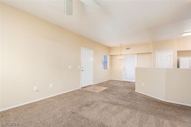 Building Photo - 3400 Cabana Dr Unit 2022