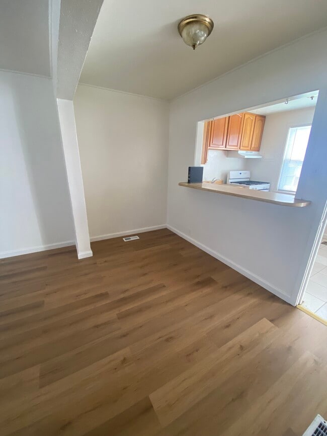 Photo - 44 Werden St Unit 44 Werden St
