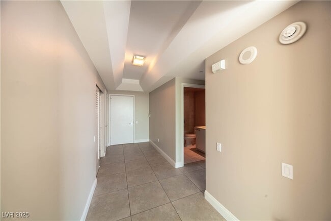 Building Photo - 222 Karen Ave Unit 907