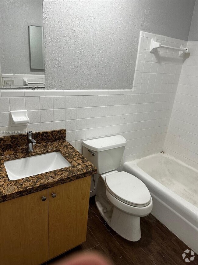 Building Photo - 2201 Miami Rd Unit 5 Rental