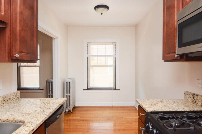 Photo - 2208 W Ainslie St Unit K04J