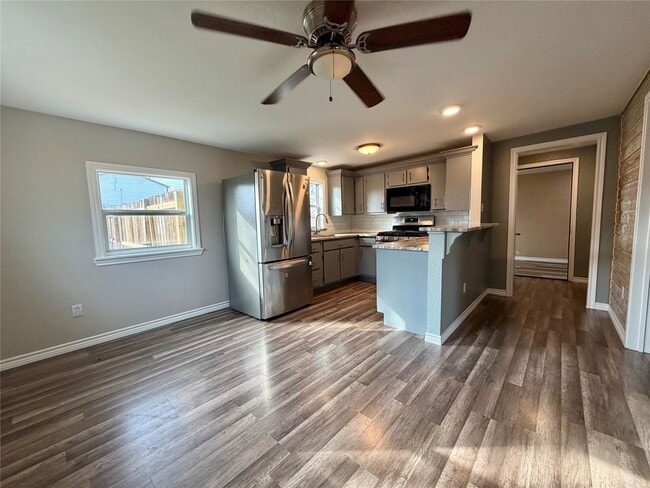 Photo - 1214 W 5th St