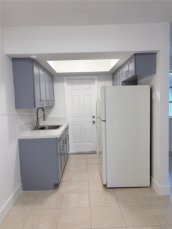 Building Photo - 31 NW 163rd St Unit 65