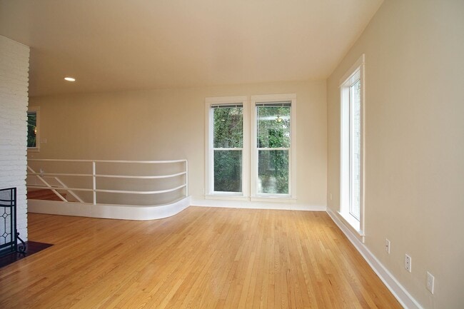 Photo - 2400 SW Hoffman Ave Unit 1