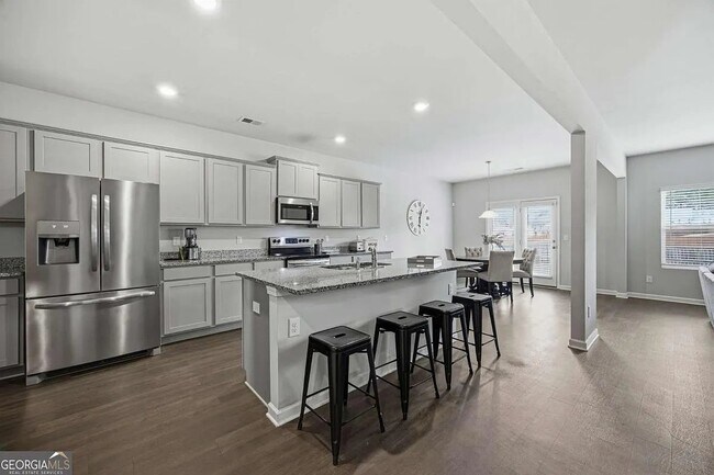 Photo - 933 Nandina Ln