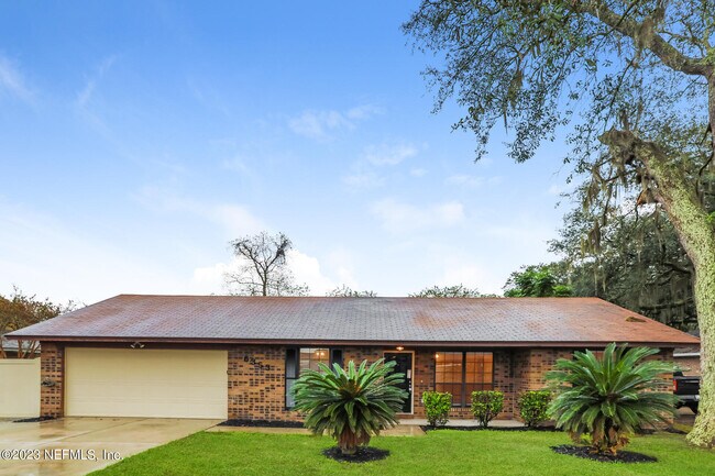 Photo - 6353 Tree Top Cir W Casa
