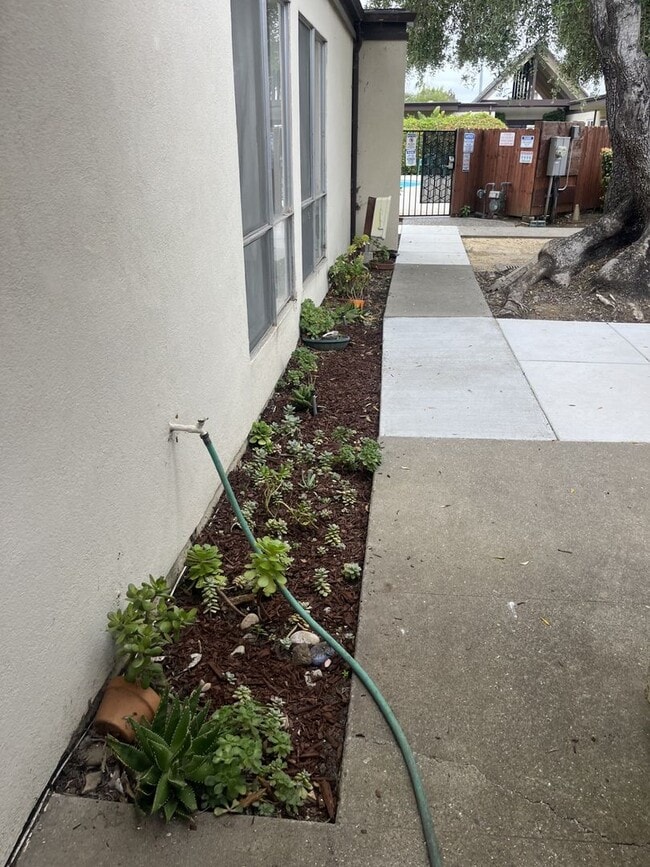 Photo - 2 Bedroom/ 2 Bath Condo with Community Pool