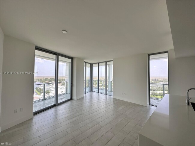 2 br, 2.5 bath Condo - 2000 Metropica Way ... - 2 br, 2.5 bath Condo - 2000 Metropica Way ... Unidad Apt 2003