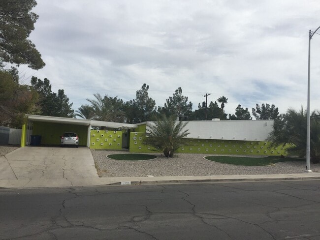 Building Photo - Famous "Caddy Shack" Home! Amazing Mid-Mod in Heart of Las Vegas!!