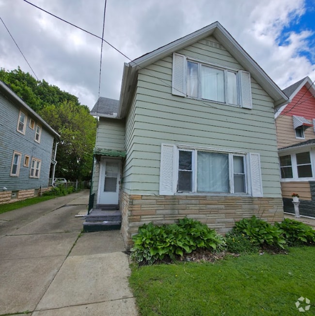 Building Photo - 3549-3549 Trent Ave Unit #Down Front Rental