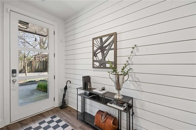 Photo - 1350 May Ave SE