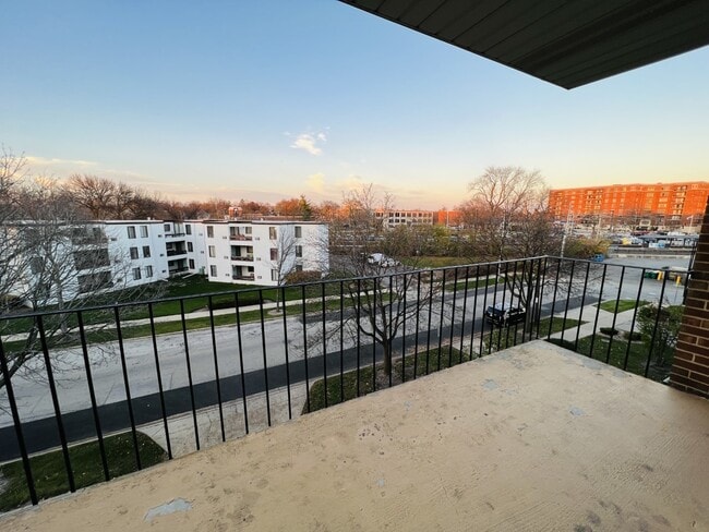 Photo - 205 W Miner St Unit 300