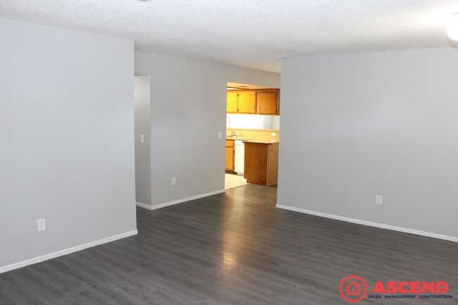 Photo - 4609 Baybrook Way