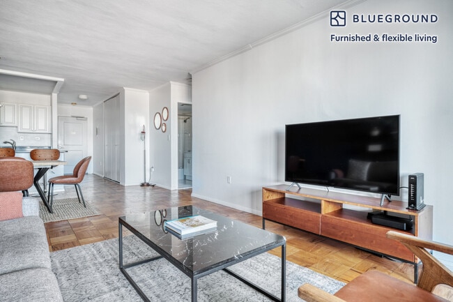 Photo - 8 Whittier Pl Unidad FL17-ID50