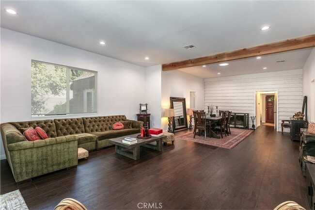 Photo - 5825 Fulton Ave